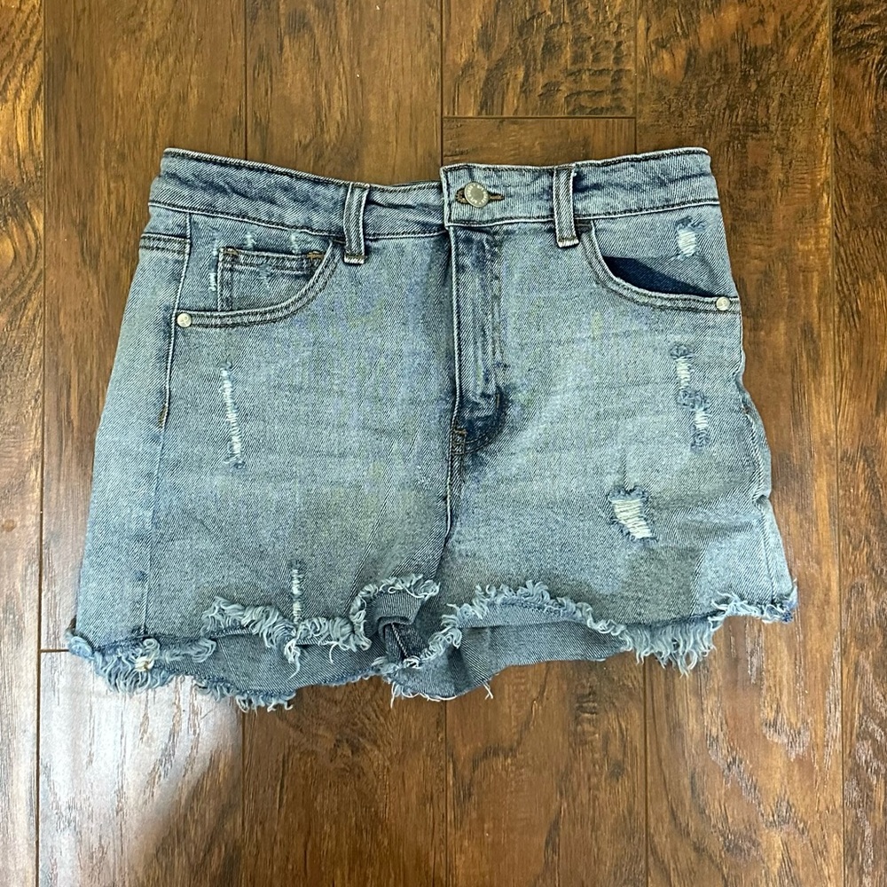 art class blue washed shorts !
